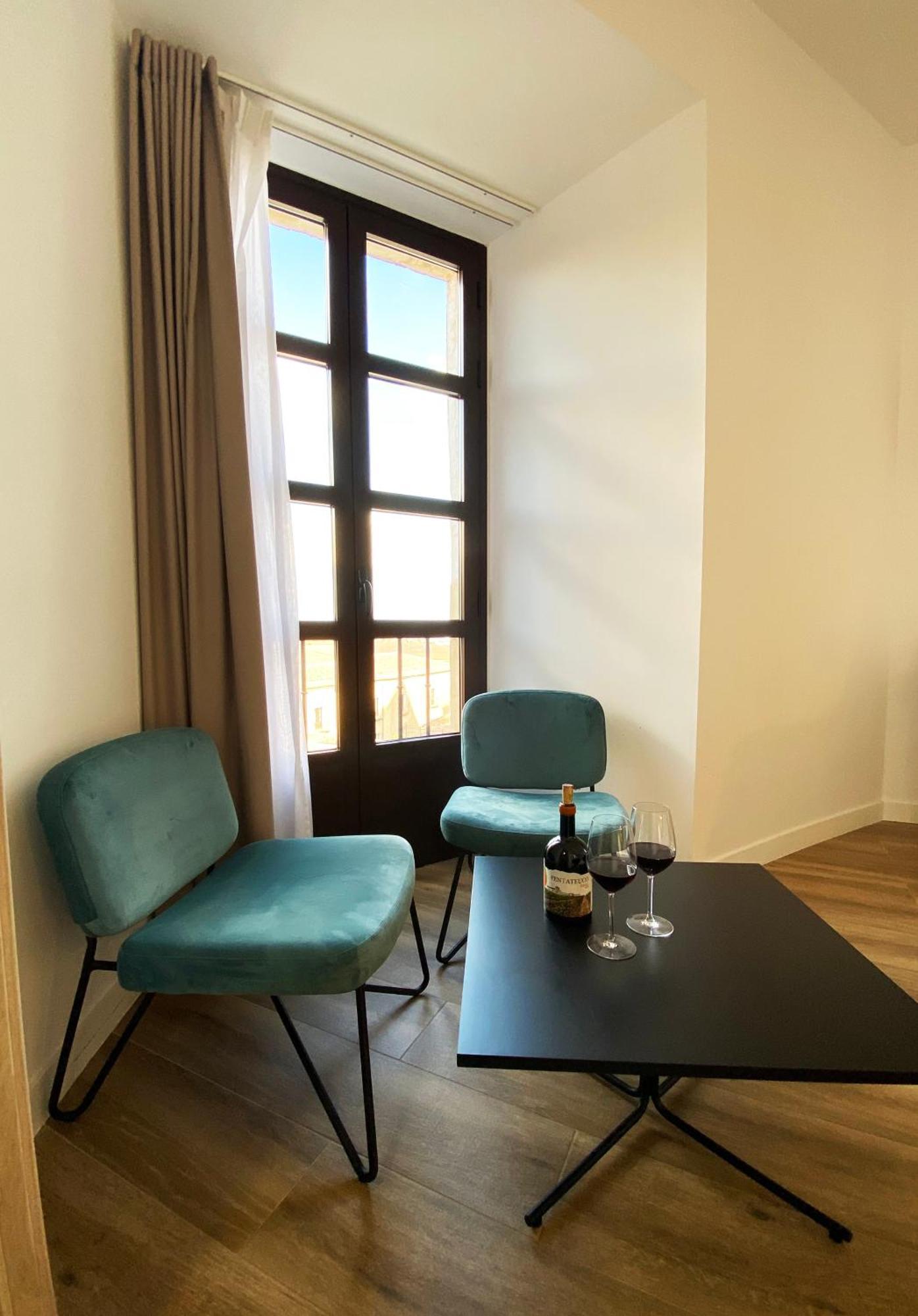 Vargas-Figueroa Hostel Cáceres Esterno foto